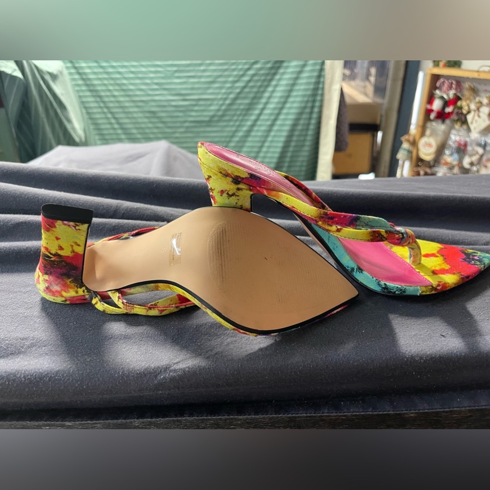 Lemon Drop Shoes - Picture 2 of 3
